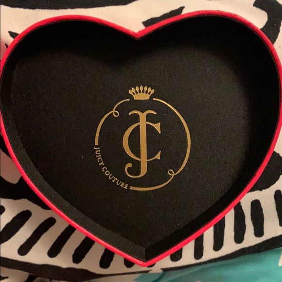 Juicy Couture Heart and Arrow Pendant Necklace - Picture 2 of 2